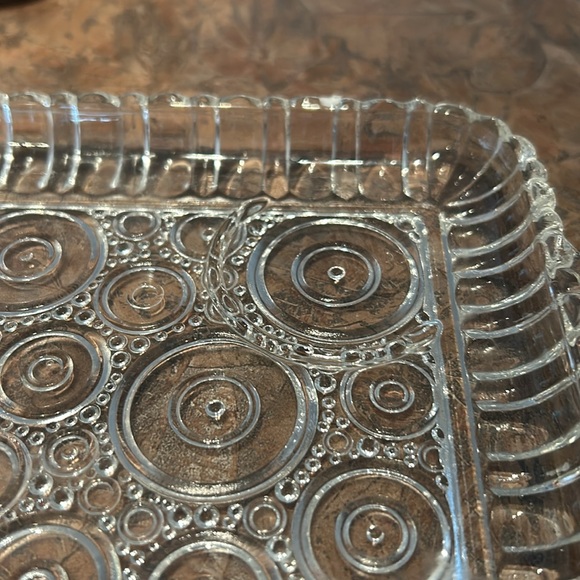 Vintage set of two glass plates with tea cup holder - Picture 6 of 9